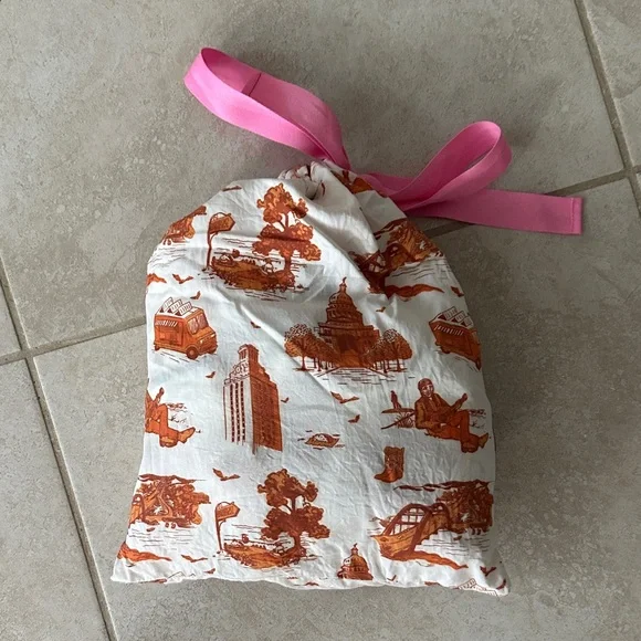 Katie Kime Texas Pajama Set with Travel Bag - Picture 10 of 10